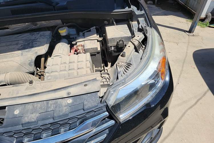 Used GAC Trumpchi GS4 2015 200T Manual Luxury Edition Engine Bay Left