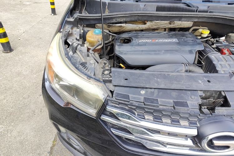 Used GAC Trumpchi GS4 2015 200T Manual Luxury Edition Engine Bay Right
