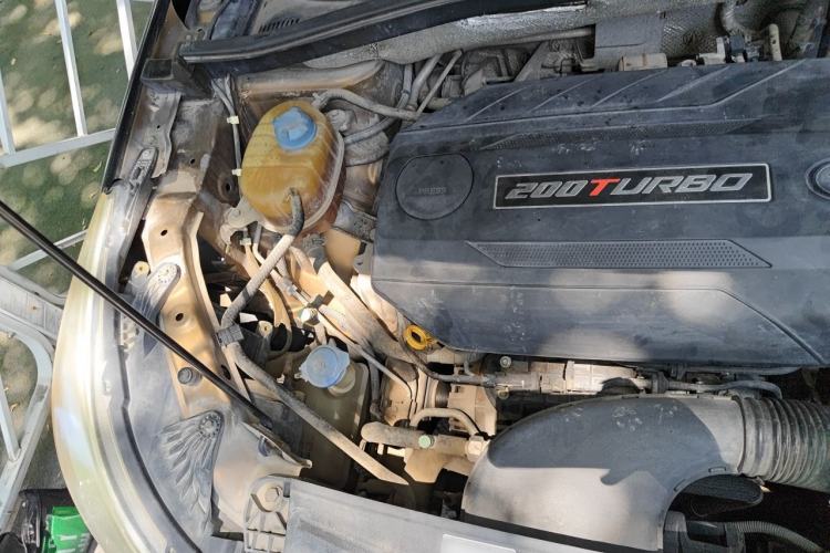 Used GAC Trumpchi GS4 2015 200T Manual Elite Edition Engine Bay Right