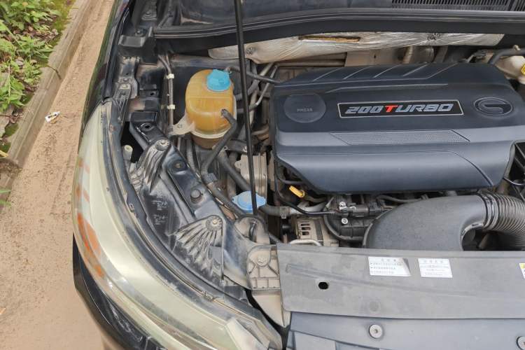 Used GAC Trumpchi GS4 2015 200T G-DCT Elite Edition Engine Bay Right