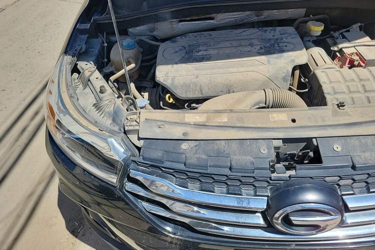 Used GAC Trumpchi GS4 2015 200T Manual Luxury Edition Engine Bay Right