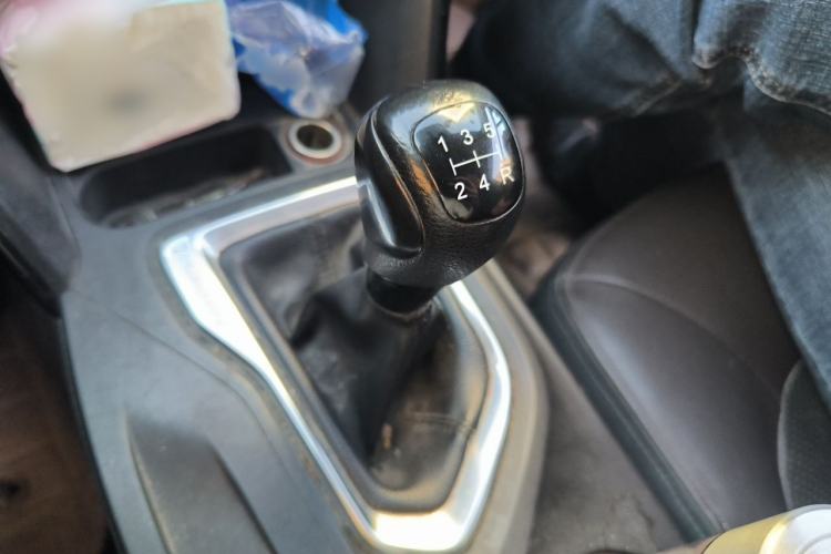 Used GAC Trumpchi GS4 2015 200T Manual Luxury Edition Gear Lever