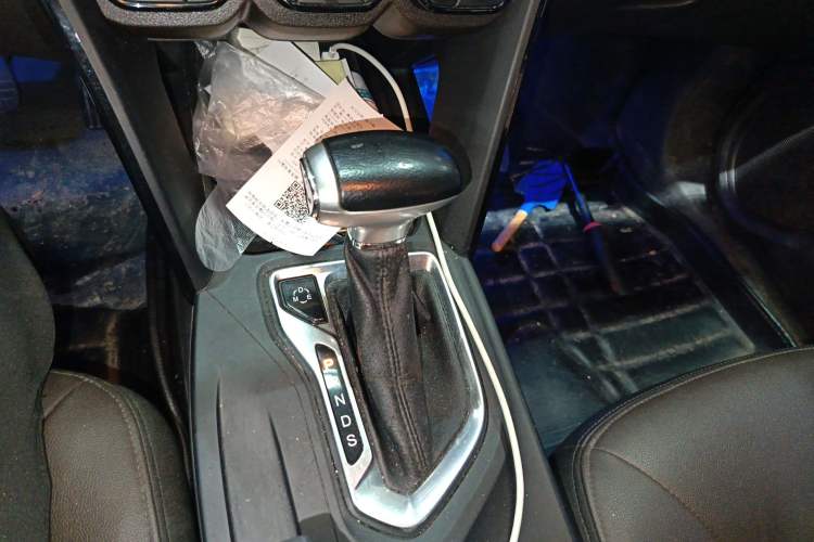 Used GAC Trumpchi GS4 2015 200T G-DCT Luxury Edition Gear Lever
