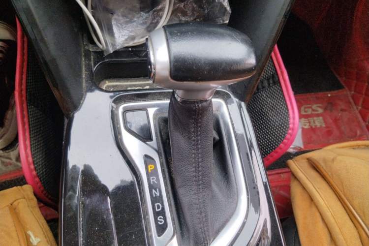 Used GAC Trumpchi GS4 2015 200T G-DCT Luxury Edition Gear Lever