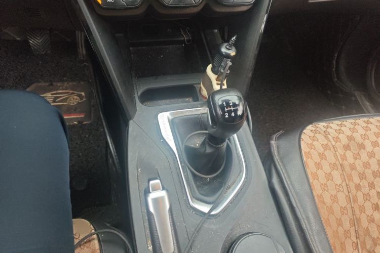 Used GAC Trumpchi GS4 2015 200T Manual Comfort Edition Gear Lever