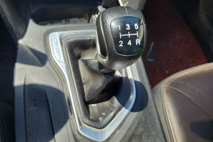 Used GAC Trumpchi GS4 2015 200T Manual Luxury Edition Gear Lever
