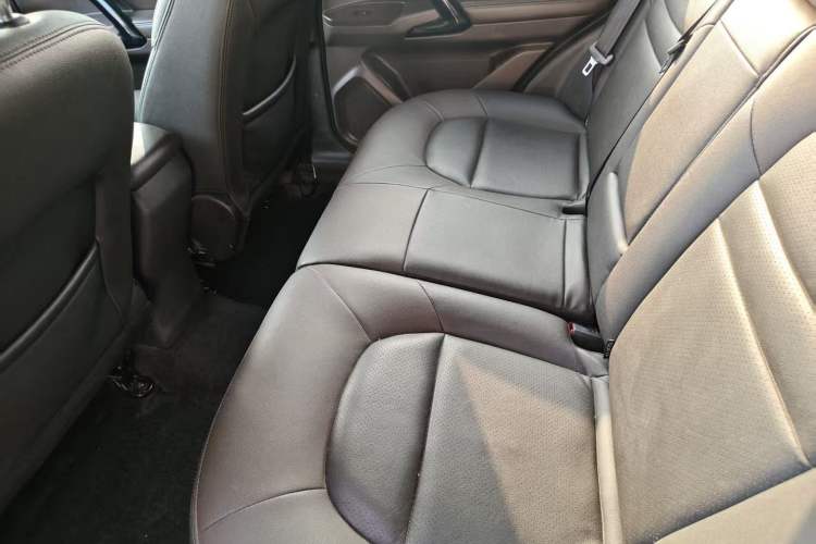 Used GAC Trumpchi GS4 2015 200T Manual Luxury Edition Interior 2
