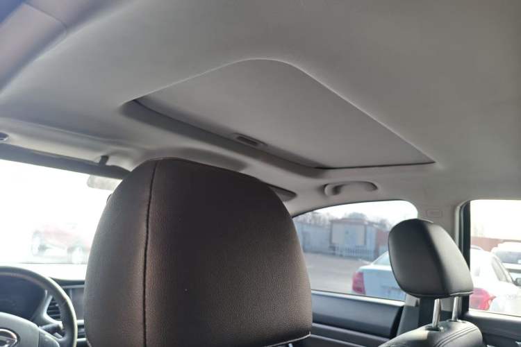 Used GAC Trumpchi GS4 2015 200T Manual Luxury Edition Interior 3
