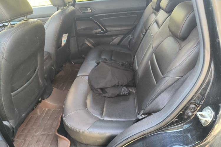 Used GAC Trumpchi GS4 2015 200T Manual Luxury Edition Interior 4