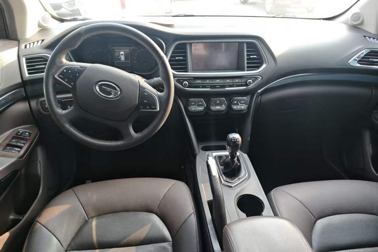 Used GAC Trumpchi GS4 2015 200T Manual Luxury Edition Interior 4