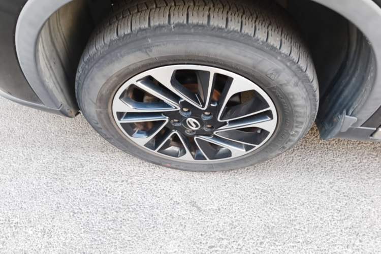 Used GAC Trumpchi GS4 2015 200T Manual Elite Edition Left Front Wheel Hub