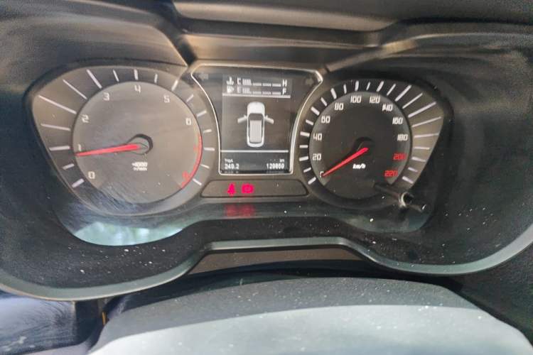 Used GAC Trumpchi GS4 2015 200T Manual Elite Edition Odometer Close Up