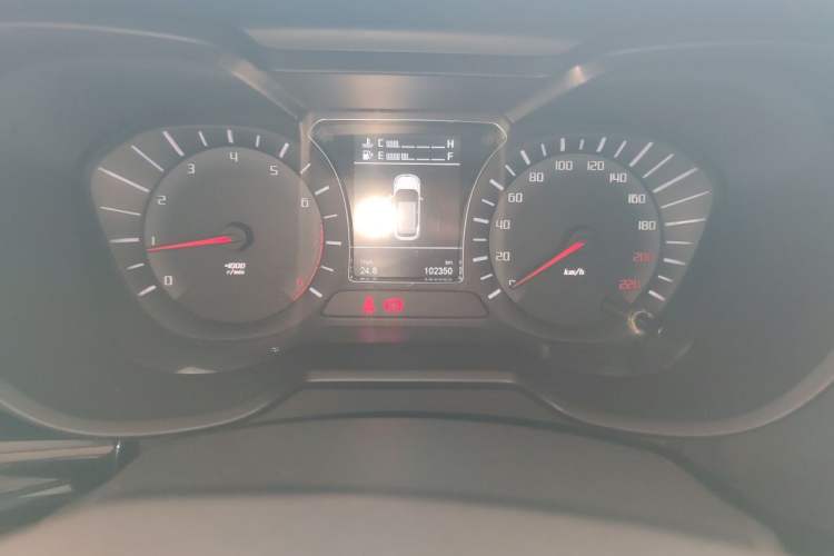 Used GAC Trumpchi GS4 2015 200T Manual Elite Edition Odometer Close Up