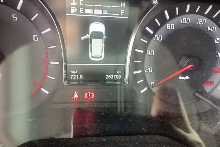 Used GAC Trumpchi GS4 2015 200T Manual Elite Edition Odometer Close Up