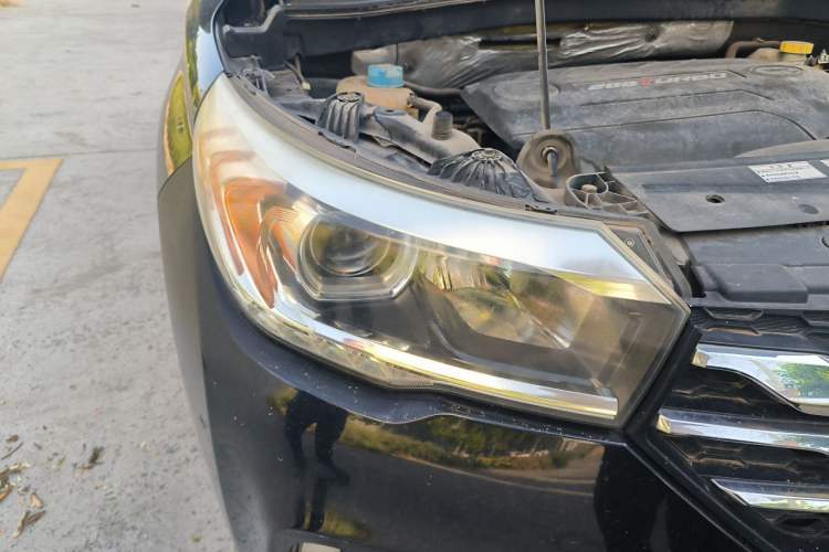 Used GAC Trumpchi GS4 2015 200T Manual Luxury Edition Right Front Headlight