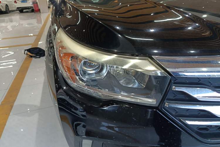 Used GAC Trumpchi GS4 2015 200T G-DCT Luxury Edition Right Front Headlight