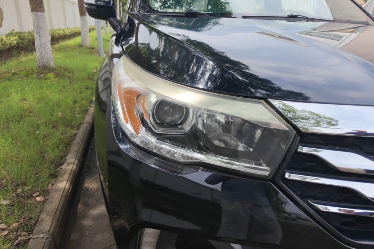 Used GAC Trumpchi GS4 2015 200T G-DCT Elite Edition Right Front Headlight