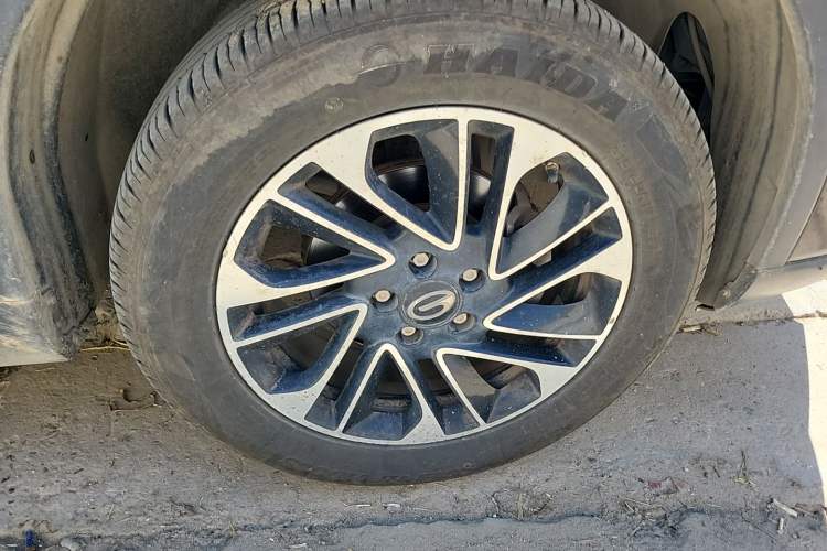 Used GAC Trumpchi GS4 2015 200T Manual Luxury Edition Right Front Wheel Hub