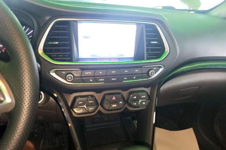 Used GAC Trumpchi GS4 2015 200T G-DCT Luxury Edition Audio And AC Panel