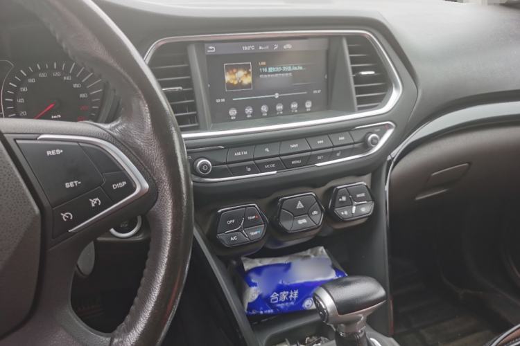 Used GAC Trumpchi GS4 2015 200T G-DCT Luxury Edition Audio And AC Panel