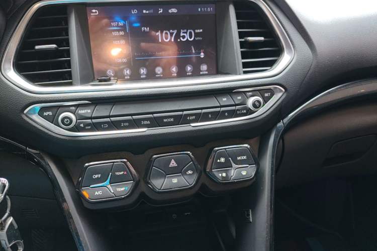 Used GAC Trumpchi GS4 2015 200T Manual Elite Edition Audio And AC Panel