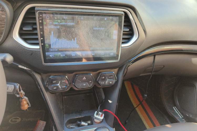 Used GAC Trumpchi GS4 2015 200T Manual Elite Edition Audio And AC Panel
