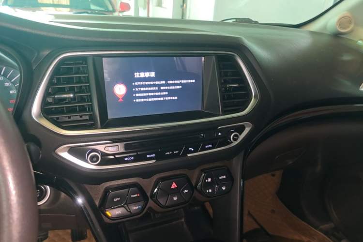 Used GAC Trumpchi GS4 2015 200T G-DCT Elite Edition Audio And AC Panel
