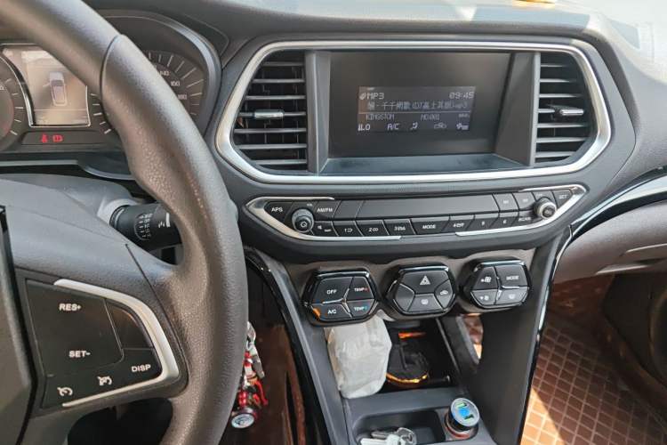 Used GAC Trumpchi GS4 2015 200T Manual Elite Edition Audio And AC Panel