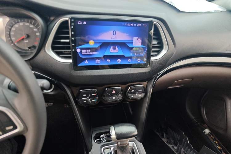 Used GAC Trumpchi GS4 2015 200T G-DCT Elite Edition Audio And AC Panel