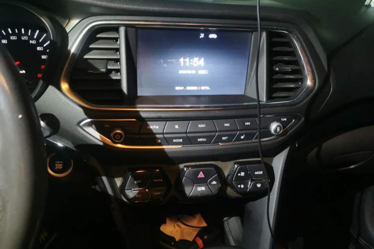 Used GAC Trumpchi GS4 2015 200T G-DCT Luxury Edition Audio And AC Panel