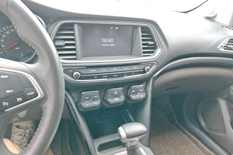Used GAC Trumpchi GS4 2015 200T G-DCT Luxury Edition Audio And AC Panel