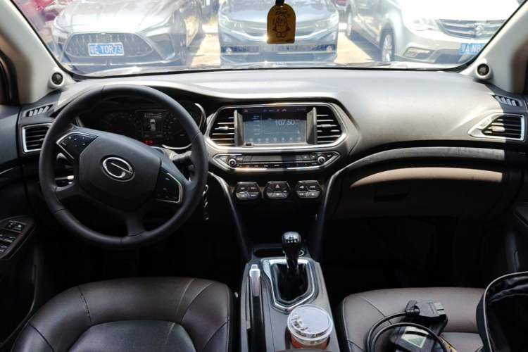 Used GAC Trumpchi GS4 2015 200T Manual Elite Edition Center Console