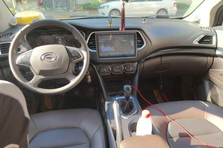 Used GAC Trumpchi GS4 2015 200T Manual Elite Edition Center Console