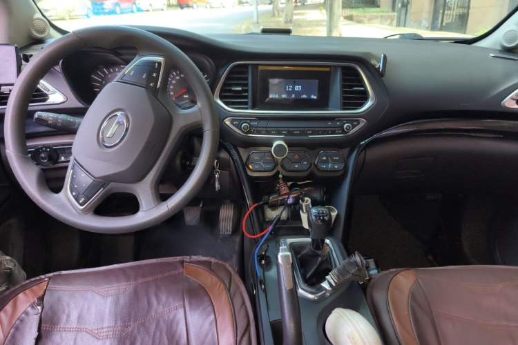 Used GAC Trumpchi GS4 2015 200T Manual Elite Edition Center Console