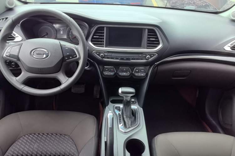 Used GAC Trumpchi GS4 2015 200T G-DCT Elite Edition Center Console