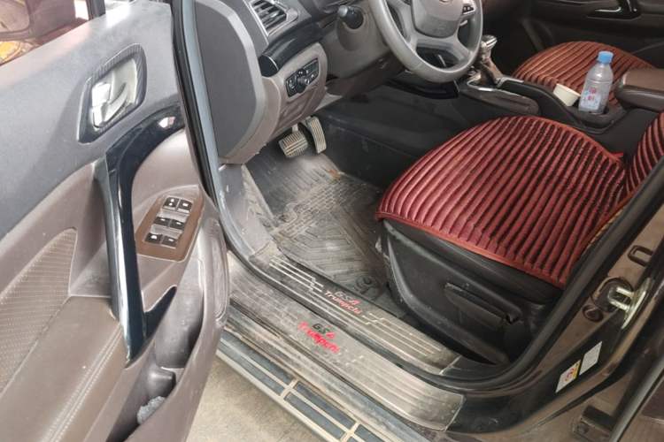 Used GAC Trumpchi GS4 2015 200T G-DCT Elite Edition Driver Seat