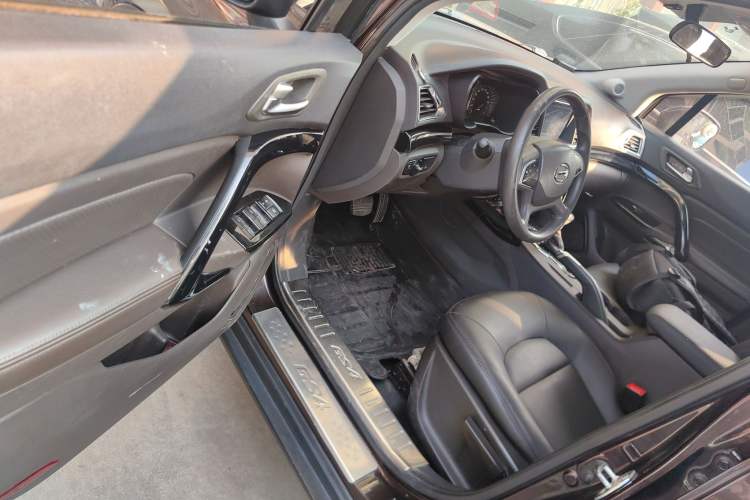 Used GAC Trumpchi GS4 2015 200T G-DCT Elite Edition Driver Seat