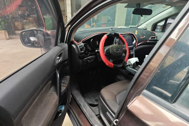 Used GAC Trumpchi GS4 2015 200T G-DCT Elite Edition Driver Seat