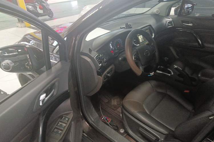 Used GAC Trumpchi GS4 2015 200T Manual Elite Edition Driver Seat