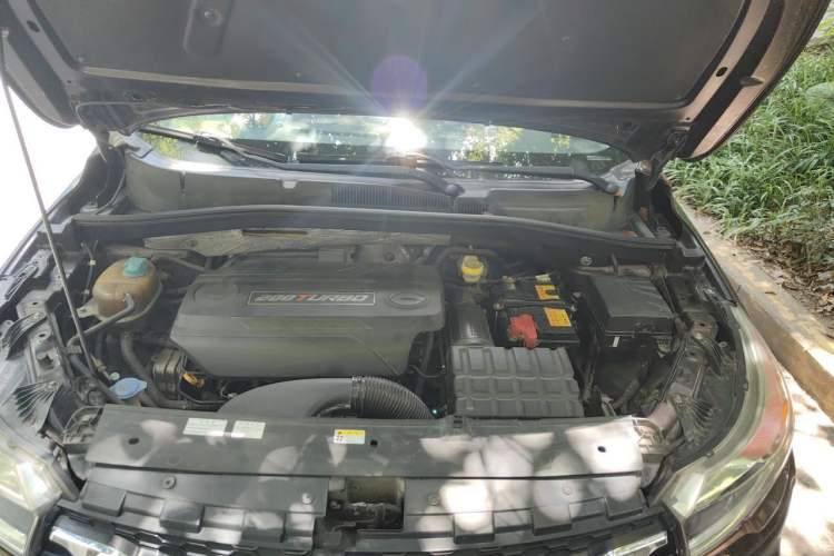 Used GAC Trumpchi GS4 2015 200T Manual Elite Edition Engine Bay