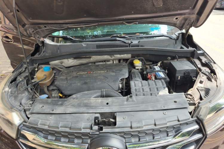 Used GAC Trumpchi GS4 2015 200T Manual Elite Edition Engine Bay