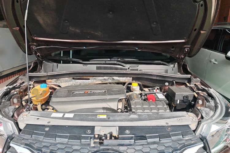 Used GAC Trumpchi GS4 2015 200T Manual Luxury Edition Engine Bay