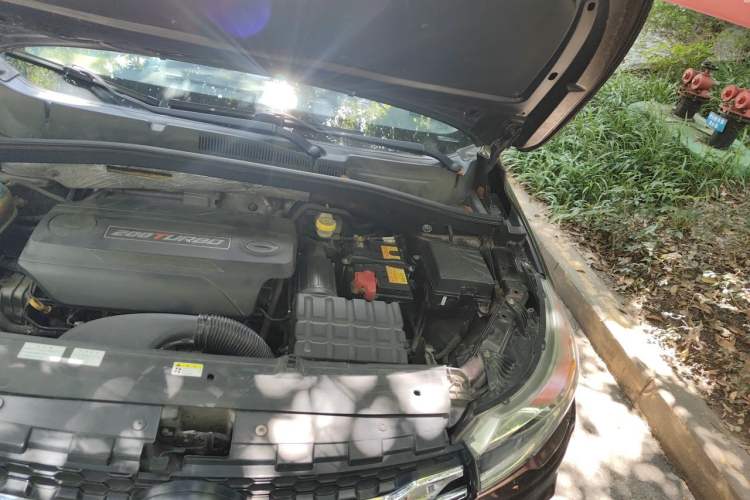 Used GAC Trumpchi GS4 2015 200T Manual Elite Edition Engine Bay Left