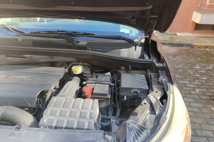 Used GAC Trumpchi GS4 2015 200T Manual Elite Edition Engine Bay Left