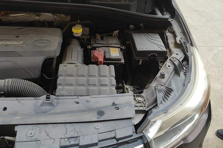 Used GAC Trumpchi GS4 2015 200T Manual Luxury Edition Engine Bay Left
