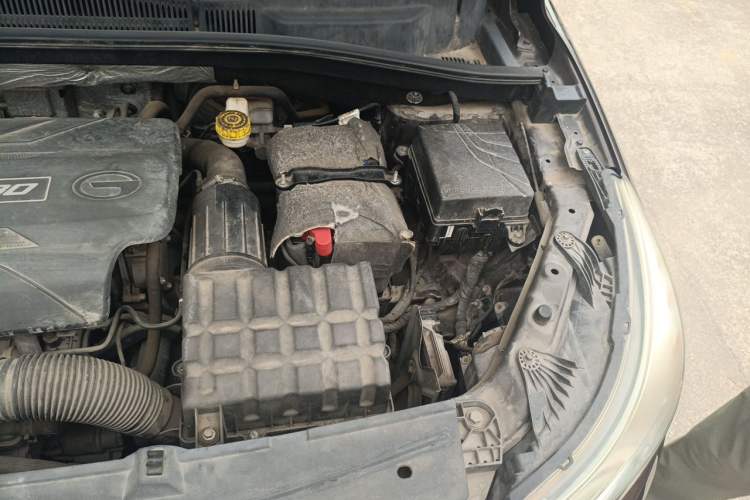 Used GAC Trumpchi GS4 2015 200T G-DCT Luxury Edition Engine Bay Left