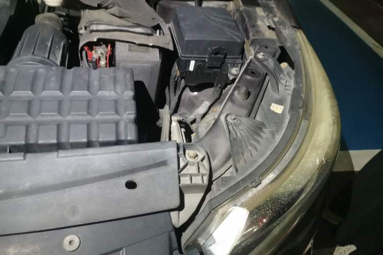 Used GAC Trumpchi GS4 2015 200T G-DCT Luxury Edition Engine Bay Left