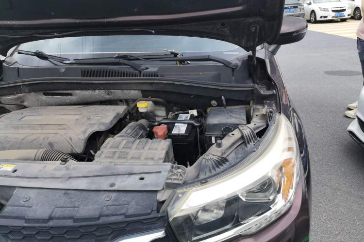 Used GAC Trumpchi GS4 2015 200T Manual Elite Edition Engine Bay Left