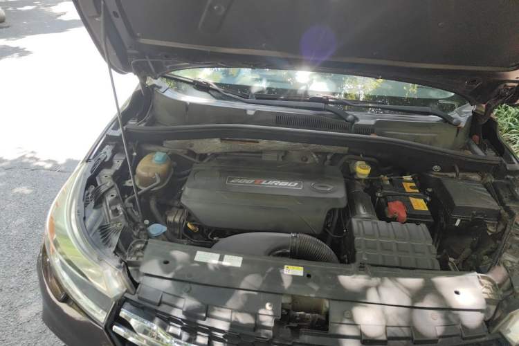 Used GAC Trumpchi GS4 2015 200T Manual Elite Edition Engine Bay Right