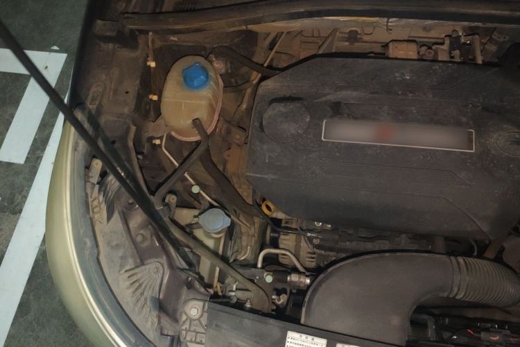 Used GAC Trumpchi GS4 2015 200T Manual Elite Edition Engine Bay Right
